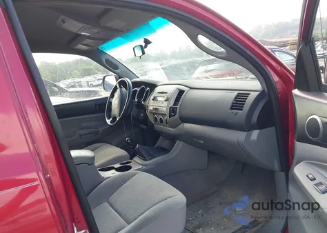 2005 Toyota Tacoma Base V6 z USA, uszkodzony, nr VIN 5TEUU42N45Z114953